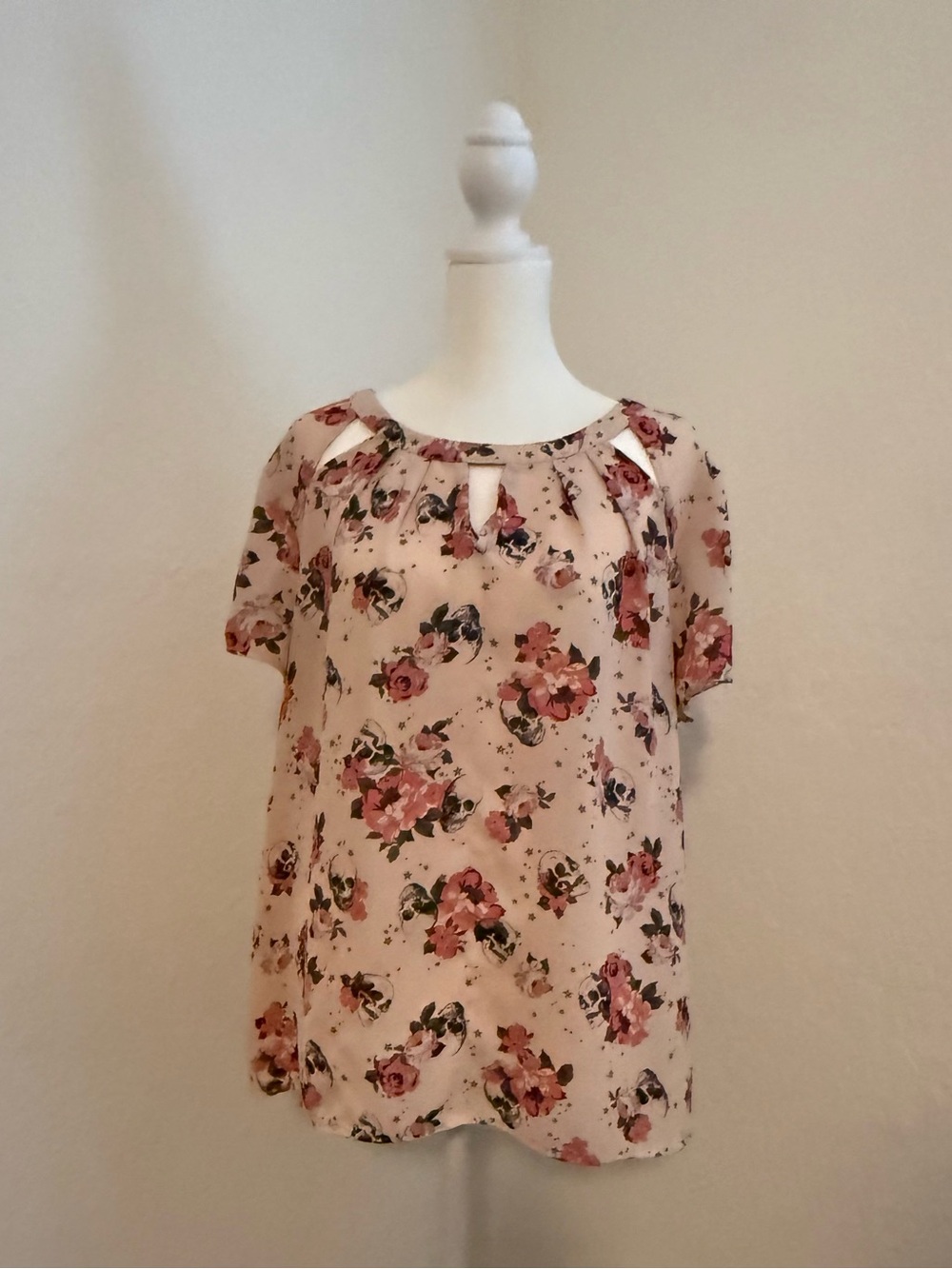 torrid Pink Floral Cutout Neck Short Sleeve Blouse